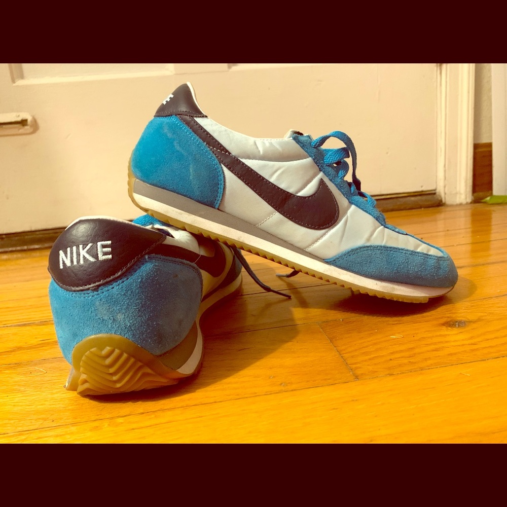 Nike tennis shoes